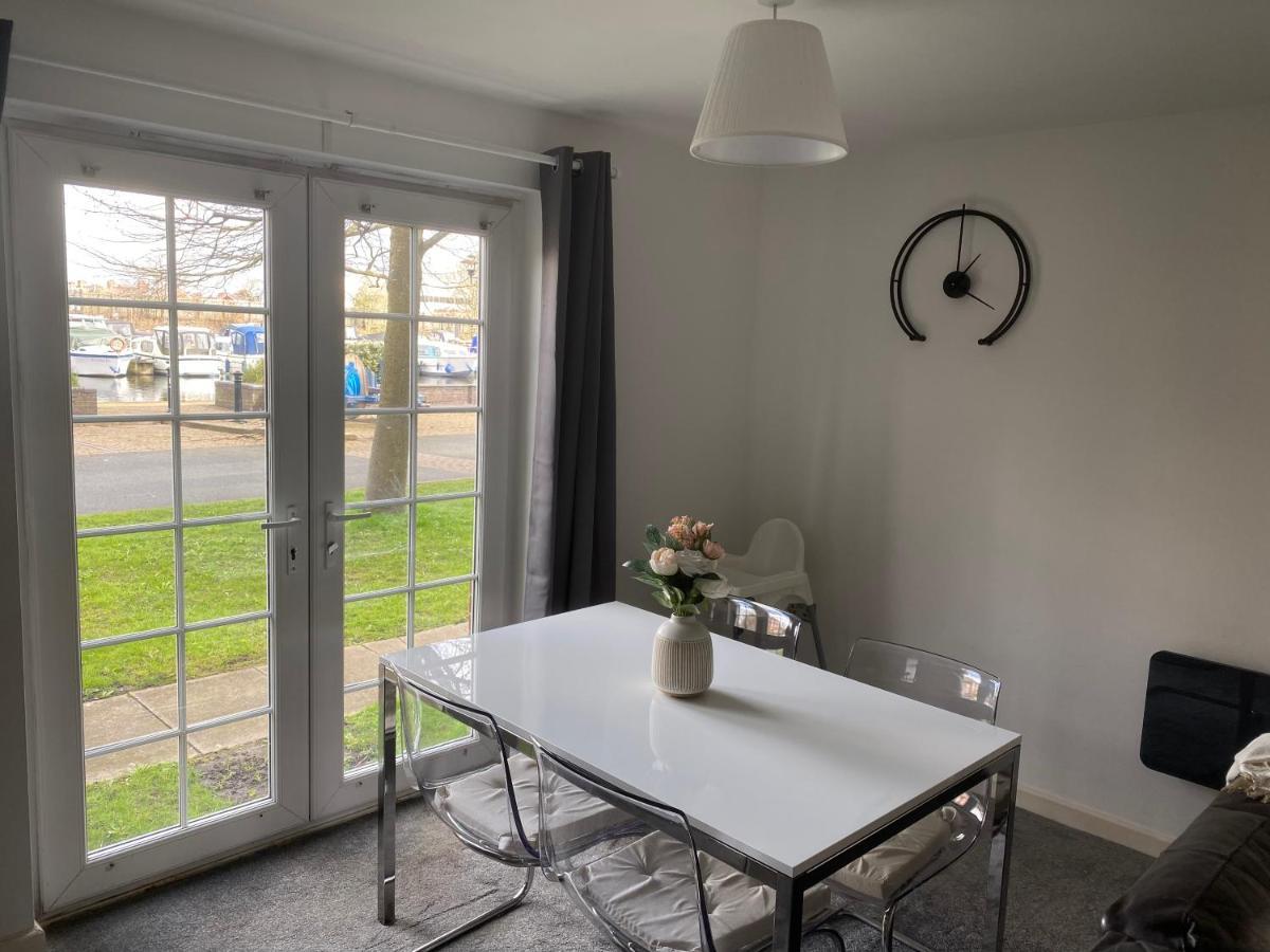 Marine Viewing 2 Bedrooms Flat Manchester Esterno foto
