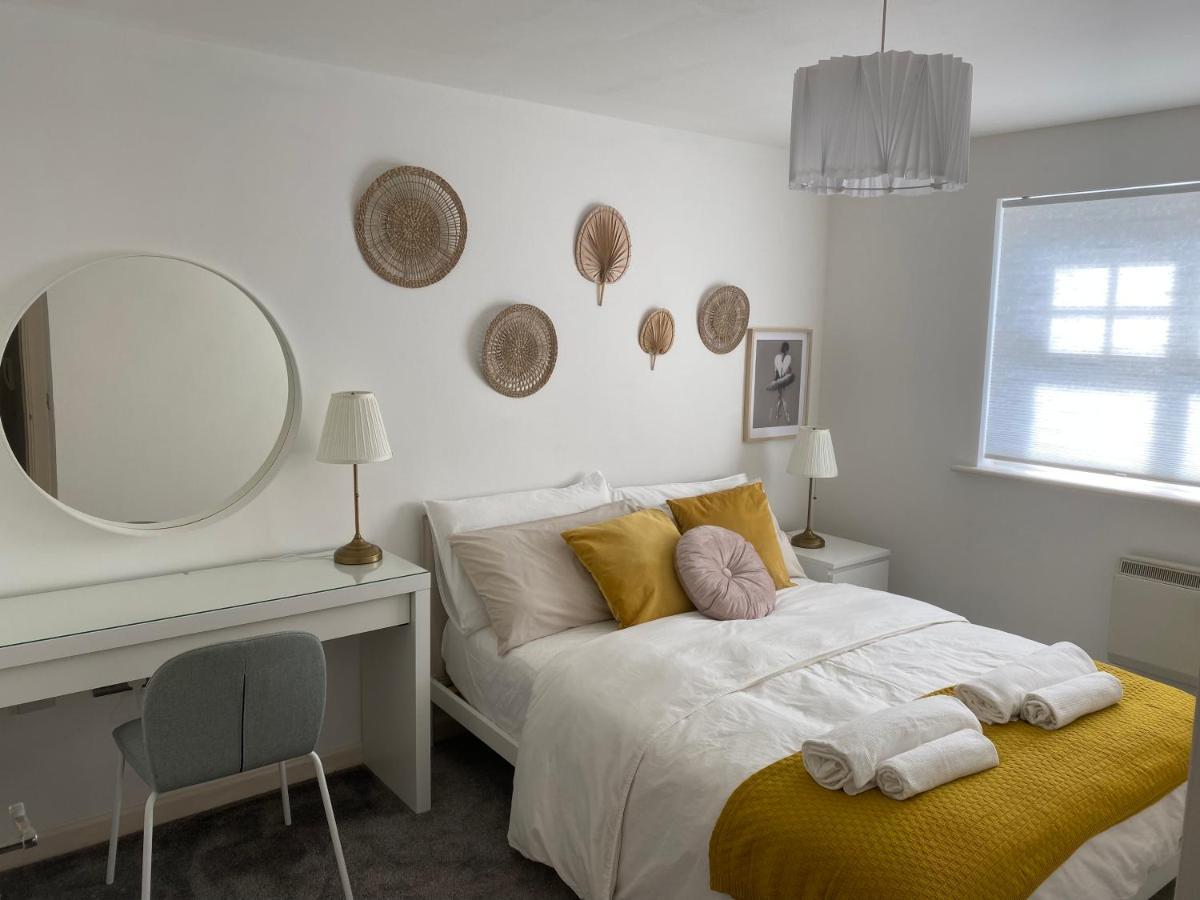 Marine Viewing 2 Bedrooms Flat Manchester Esterno foto