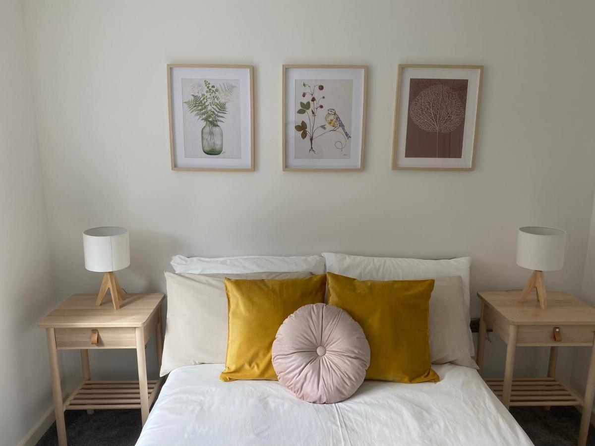 Marine Viewing 2 Bedrooms Flat Manchester Esterno foto