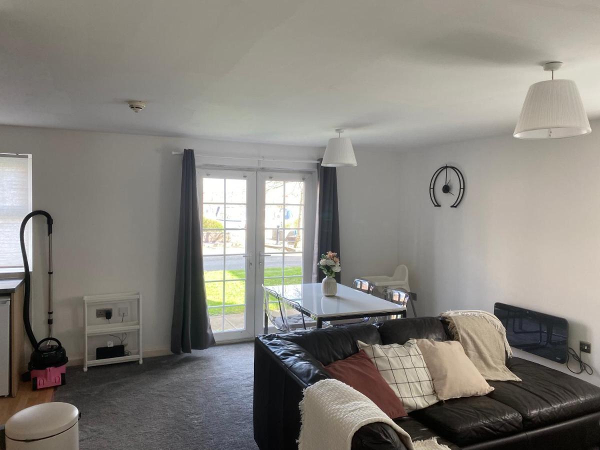 Marine Viewing 2 Bedrooms Flat Manchester Esterno foto